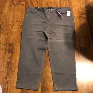 Gloria Vanderbilt Amanda Slimming Jean(New)